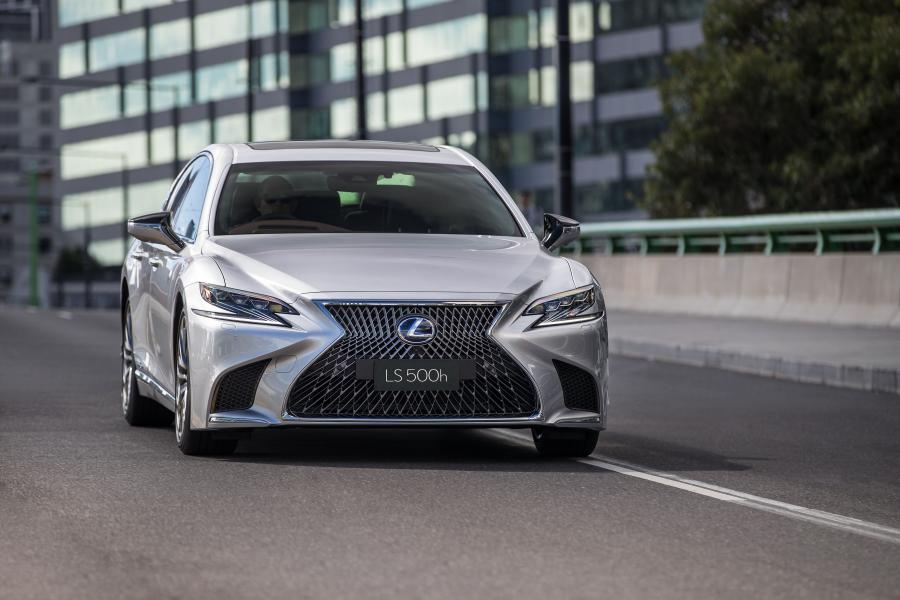  Lexus LS500h 2018 года  (AU) (фото 8 из 23)